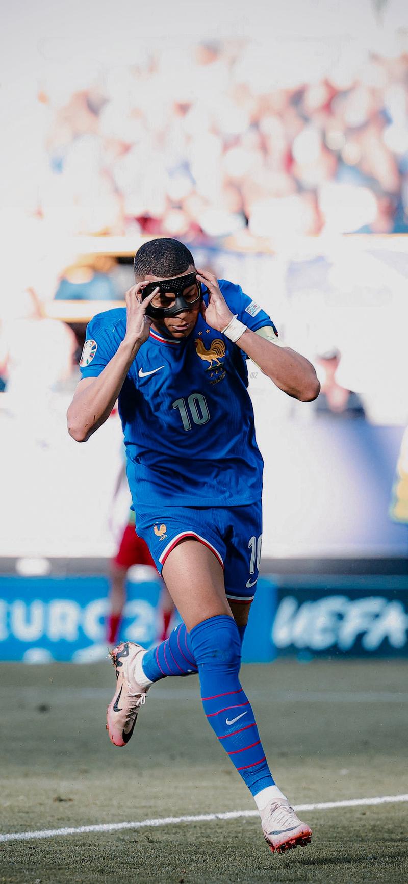 齐沃：我们不会怀疑劳塔罗的重要性，我和他每天都拥抱（齐沃：劳塔罗的重要性毋庸置疑，我和他每天相拥）