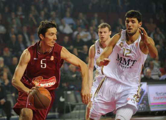 津媒：为更好地与球迷交流，于根伟将在近日进行一次线上直播（津媒：于根伟将于近期开启线上直播，加强与球迷互动）