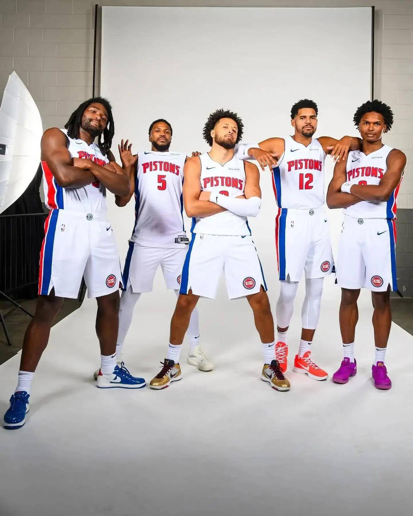 五粮液FIFA2026世界杯官方联名产品全球首发 携手世界杯开启“美酒+体育”跨界叙事新篇（五粮液FIFA 2026世界杯官方联名新品全球发布 与世界杯共启“美酒+体育”跨界新篇章）