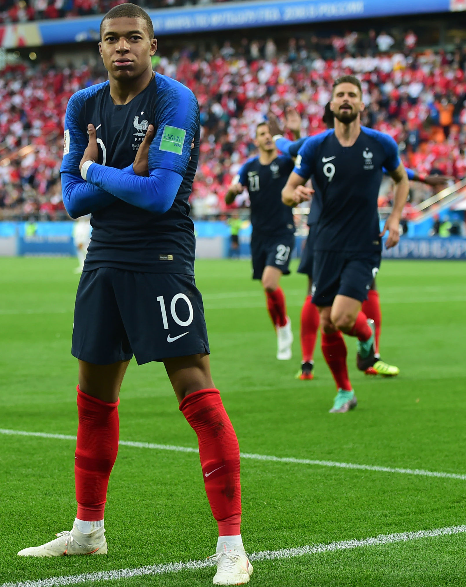 米兰客战都灵：莱奥、恩昆库、莫德里奇首发，巴尔泰萨吉出战（米兰作客都灵：莱奥、恩昆库、莫德里奇先发，巴尔泰萨吉登场）