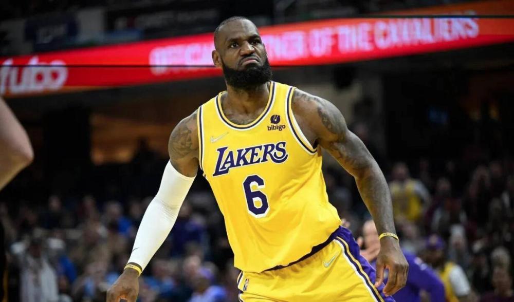 快船遗憾败给灰熊，球星关键时刻掉链子，祖巴茨表现明显下滑，保罗无责（快船憾负灰熊：关键时刻球星哑火，祖巴茨状态下滑，保罗无责）