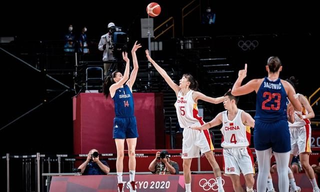 十秒钟连续过三人，离谱（十秒内连过三人，简直逆天）