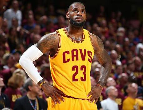 米体：尤文想引进迈尼昂、切利克和格纳布里，但面临激烈竞争（米体：尤文锁定迈尼昂、切利克与格纳布里，抢人战愈演愈烈）