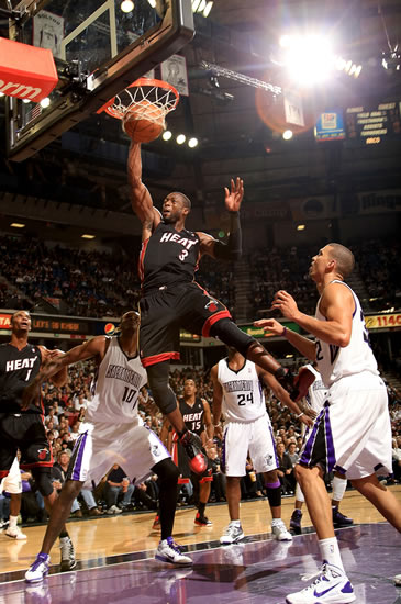 曼联近9场英超仅1负，4胜3平状态回升（曼联英超近9战4胜3平仅1负，状态回暖）