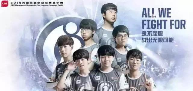 队在比赛中 队在比赛中